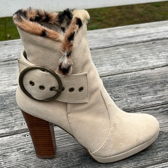 Heeled ankle boots - Picture 4 of 8